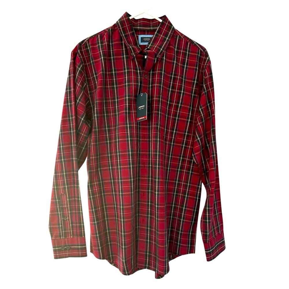 Arrow Red and Black Plaid Button Down Shirt *M*